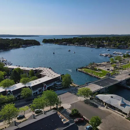 112 Edgewater Inn With Waterfront Access